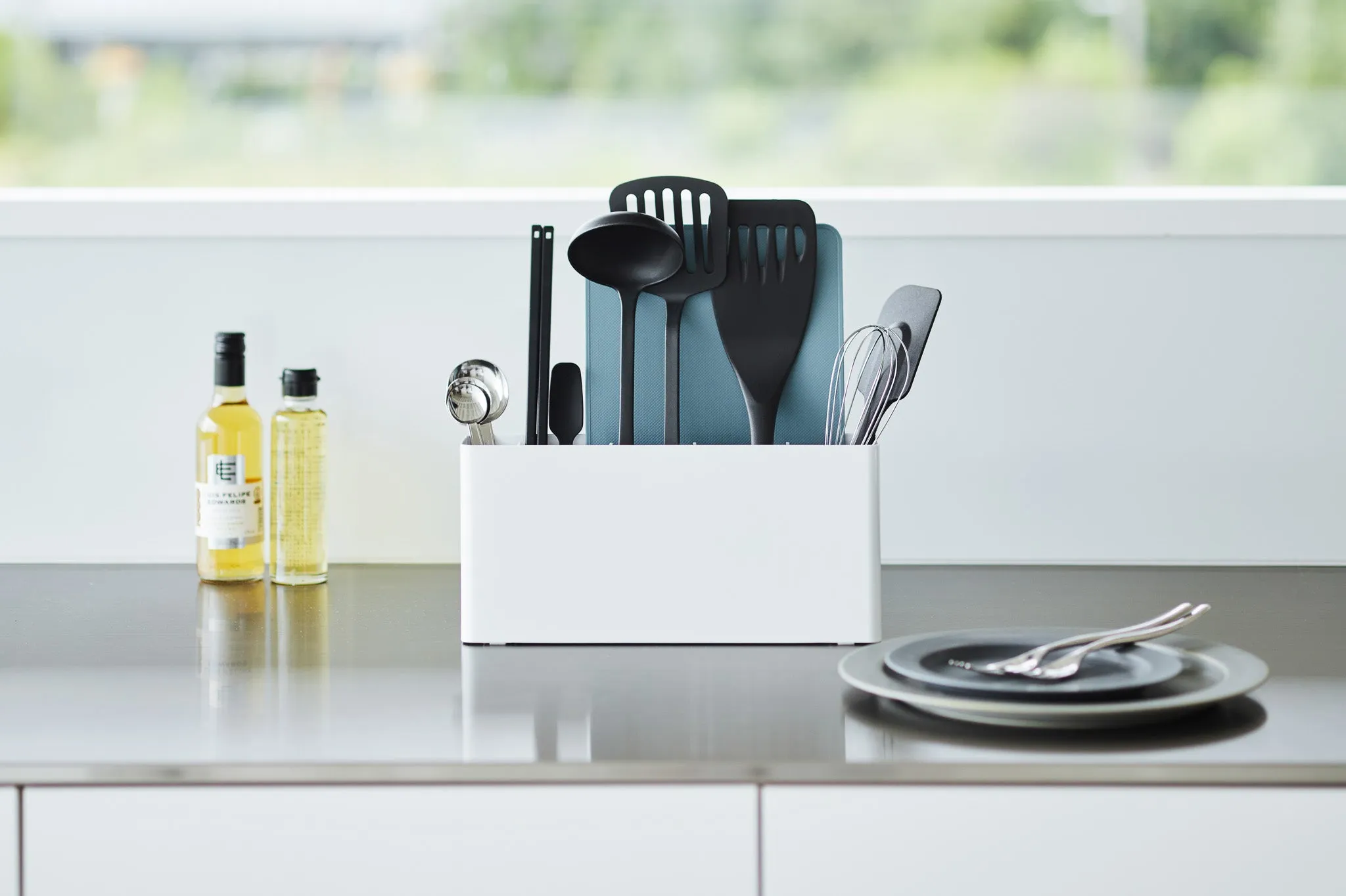 Kitchen Tool & Cutting Board Holder