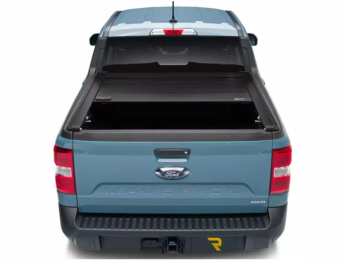 Retrax PRO XR Manual Retractable Tonneau Cover w/ T-Slot Rails